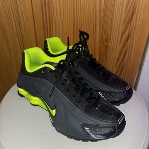 Nike GS Black and Neon Green shoxs R4